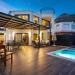 Villa Ekinoks *